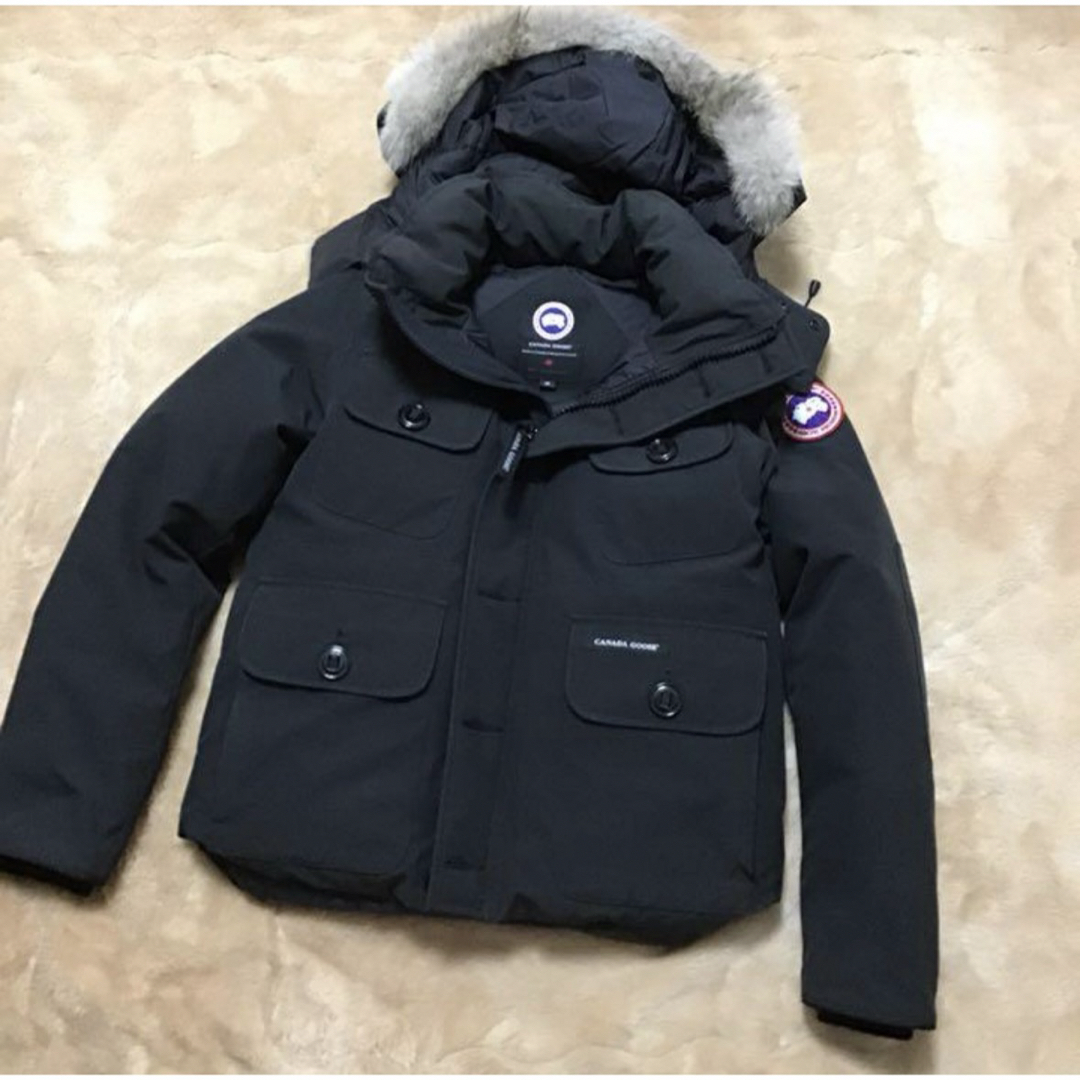 CANADA GOOSE(カナダグース)の⚠️美品！カナダグース RUSSEL  S ブラック メンズのジャケット/アウター(ダウンジャケット)の商品写真