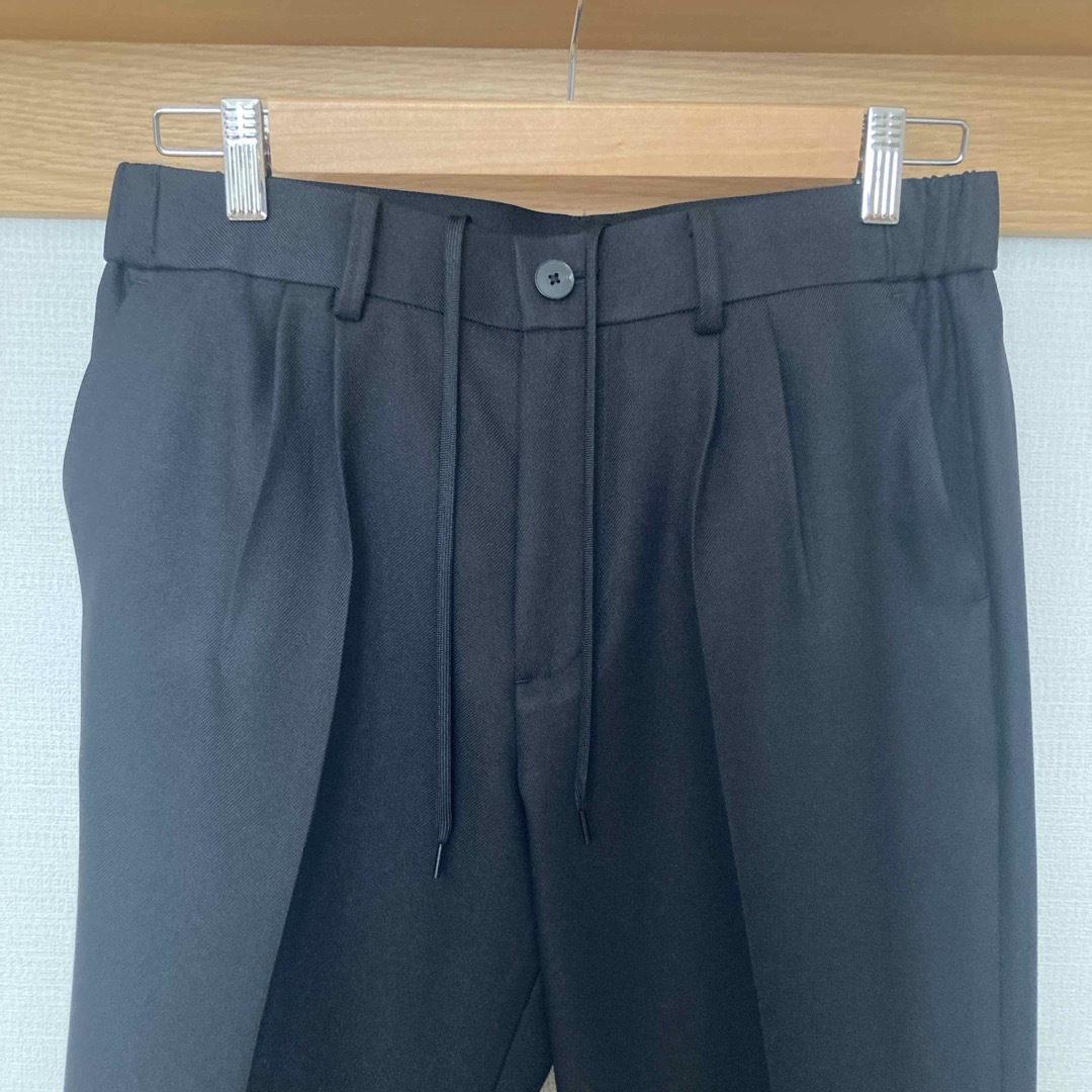 PUBLIC TOKYO(パブリックトウキョウ)の【美品】エバークリースGRツイルワイドテーパードスラックス　ブラック　2 メンズのパンツ(スラックス)の商品写真