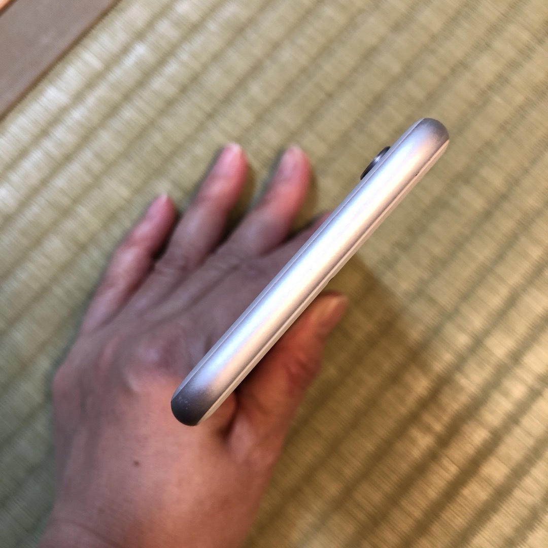 iPhone(アイフォーン)のiPhone6s 64G スマホ/家電/カメラのスマートフォン/携帯電話(スマートフォン本体)の商品写真