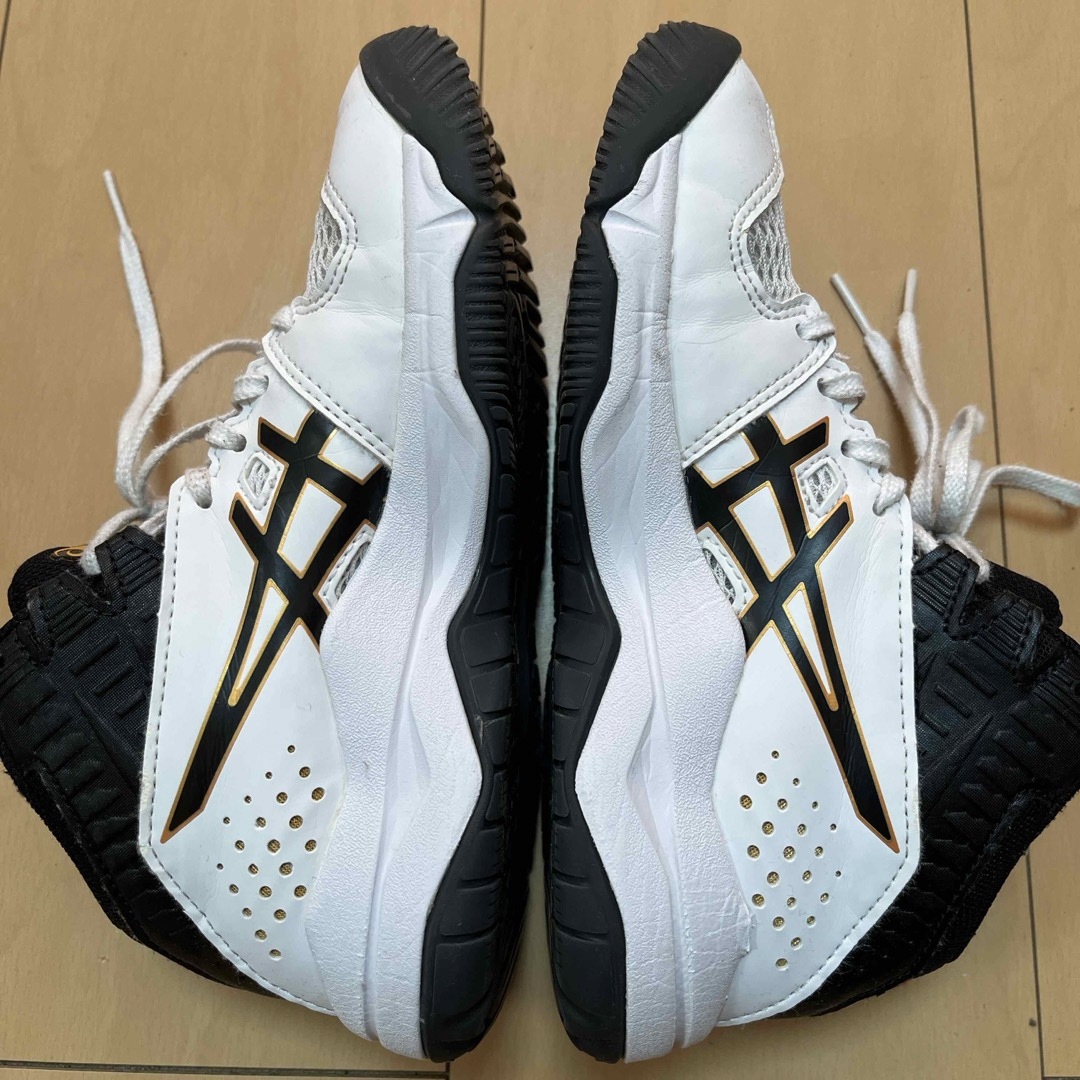 asics(アシックス)のasics バッシュ　DUNKSHOT キッズ/ベビー/マタニティのキッズ靴/シューズ(15cm~)(その他)の商品写真