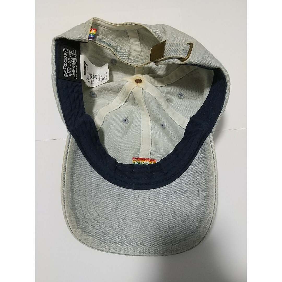 Levi's(リーバイス)のLevi's ワンポイントロゴ 刺繍 デニム ローキャップ 薄青 リーバイス 虹 メンズの帽子(キャップ)の商品写真