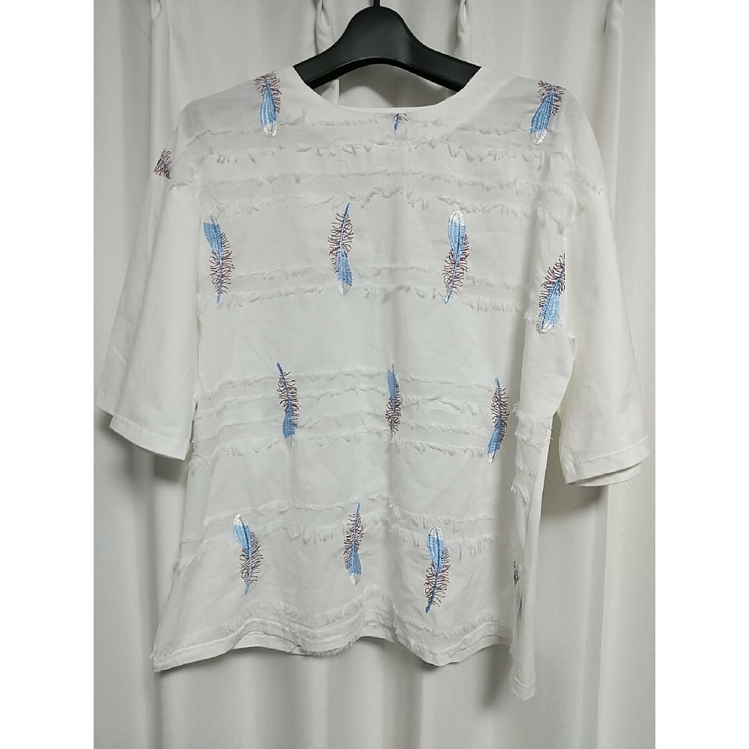 floralia フェザー 羽 刺繍 トップス カットソー 白 レディース 古着 レディースのトップス(カットソー(半袖/袖なし))の商品写真