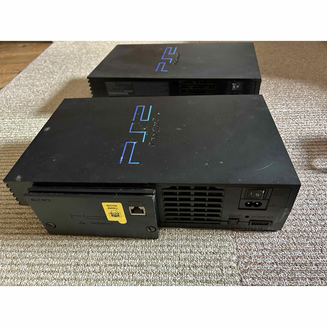 PlayStation2(プレイステーション2)のプレイステーション２　本体　２台 エンタメ/ホビーのゲームソフト/ゲーム機本体(家庭用ゲーム機本体)の商品写真