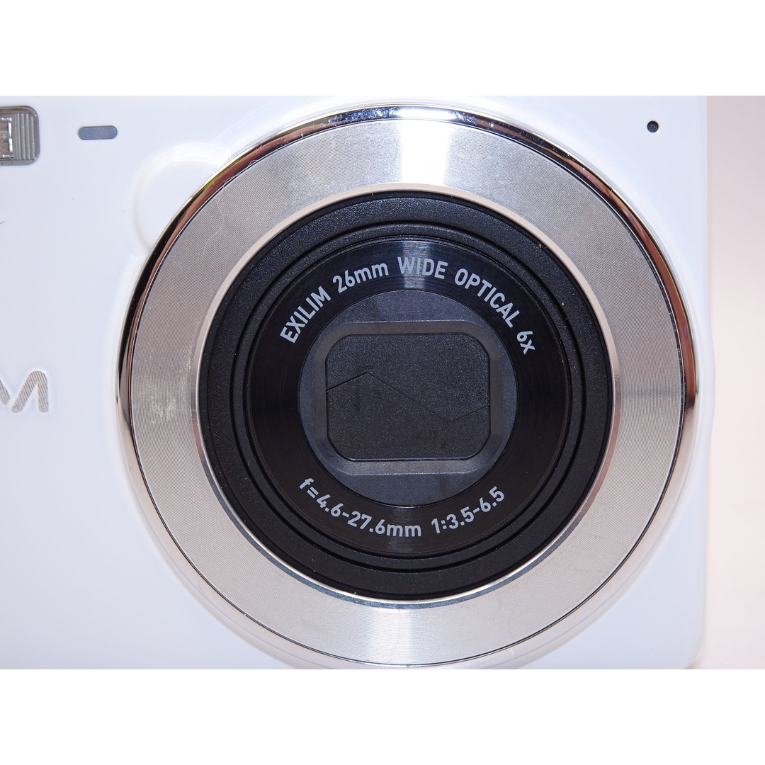 【外観特上級】CASIO カシオ EXILIM EX-Z880 ホワイト スマホ/家電/カメラのカメラ(コンパクトデジタルカメラ)の商品写真