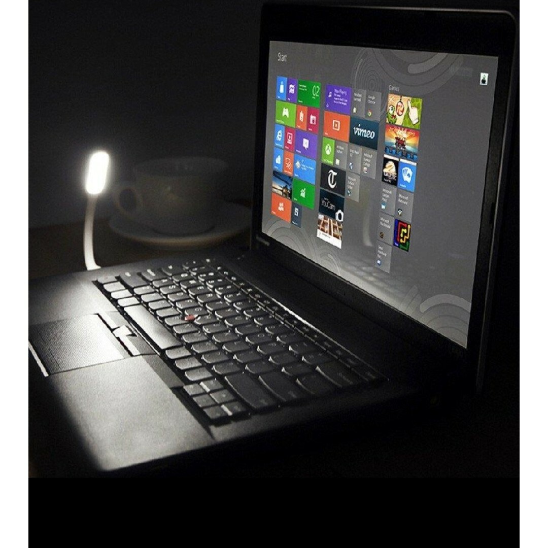 USB接続LEDライト 小型 省エネ 簡単設置 LED照明 ミニサイズ ボディ スマホ/家電/カメラのPC/タブレット(PC周辺機器)の商品写真