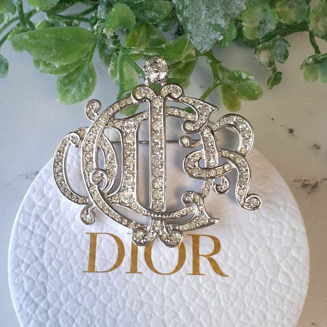 Christian dior ロゴ ラインストーン ブローチ01㎝