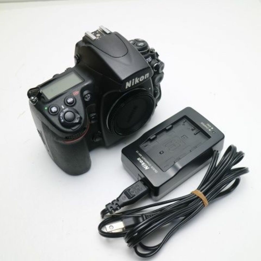 Nikon D700 ブラック ボディ製造番号は2164161