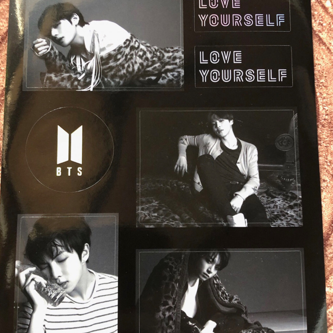 防弾少年団(BTS)(ボウダンショウネンダン)のBTS LOVE YOURSELF 轉 'Tear' アナログ盤 シール2枚 エンタメ/ホビーのタレントグッズ(アイドルグッズ)の商品写真