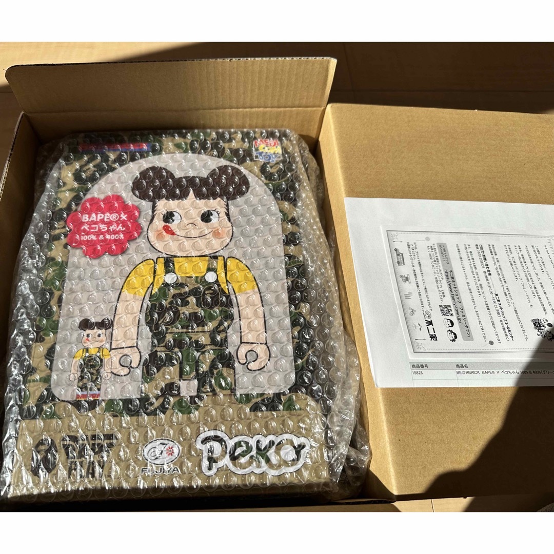 ベアブリック ベイプ ペコちゃん グリーン 100% & 400% フィギュア ベアブリック ベイプ ペコちゃん グリーン 100% & 400% フィギュア