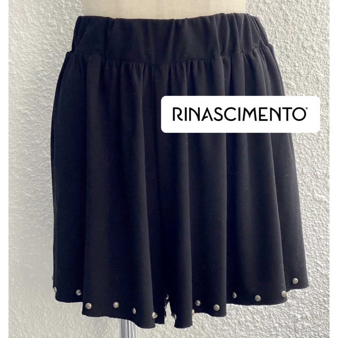 RINASCIMENTO(リナシメント)のrinascimento スタッズ付キュロット ショートパンツ（Black S） レディースのパンツ(ショートパンツ)の商品写真