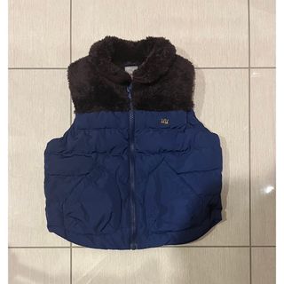 ユニクロ(UNIQLO)のユニクロ　アンダーカバー　中綿ベスト　110cm(ジャケット/上着)