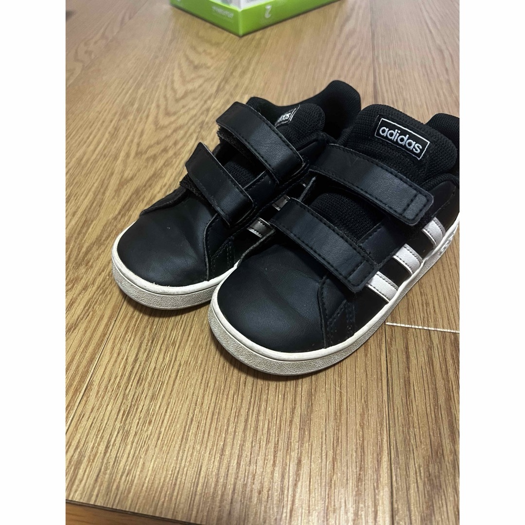 adidas(アディダス)の12〜16cm 子供 靴 キッズシューズ キッズ シューズ 運動靴 ナイキ  キッズ/ベビー/マタニティのベビー靴/シューズ(~14cm)(スニーカー)の商品写真