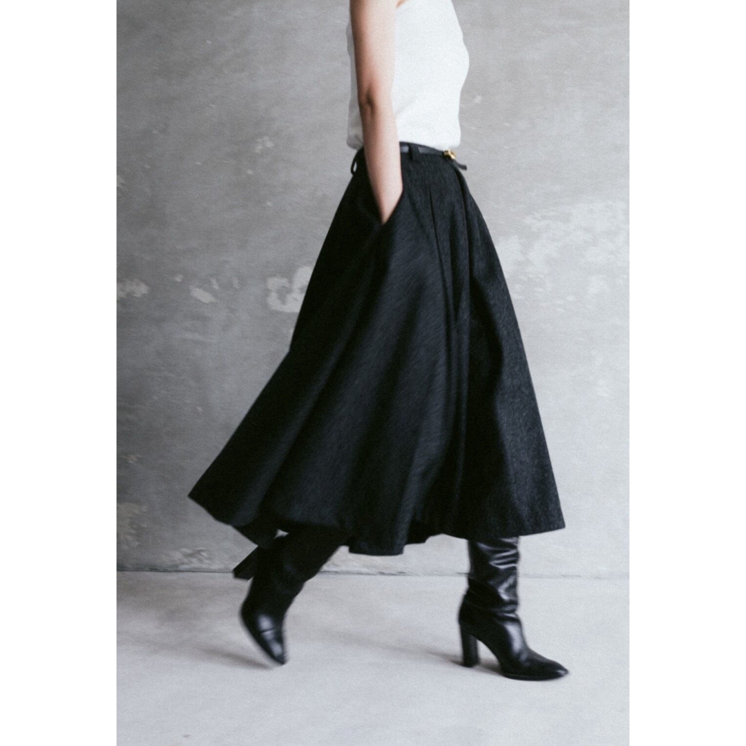 ウールフレアスカートroughlow WOOL FLARE SKIRT (CHARCOAL)