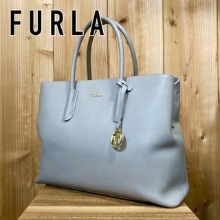 FURLA フルラ　トートバッグ　ハンドバッグ　ベージュ　A4収納可　肩がけ