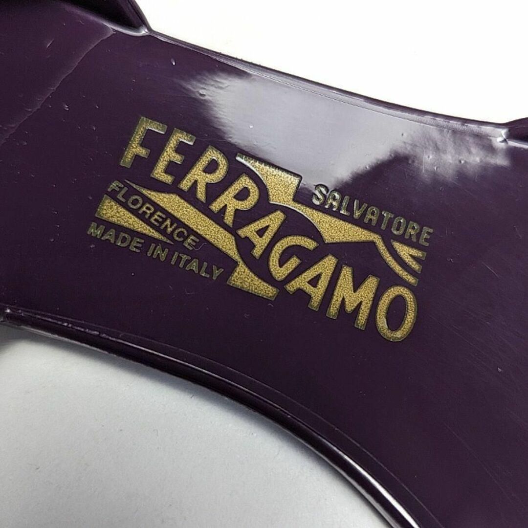 Salvatore Ferragamo(サルヴァトーレフェラガモ)の新品そっくりさん⭐フェラガモFerragamo　ラバー　ビーチサンダル　紫　8 レディースの靴/シューズ(サンダル)の商品写真