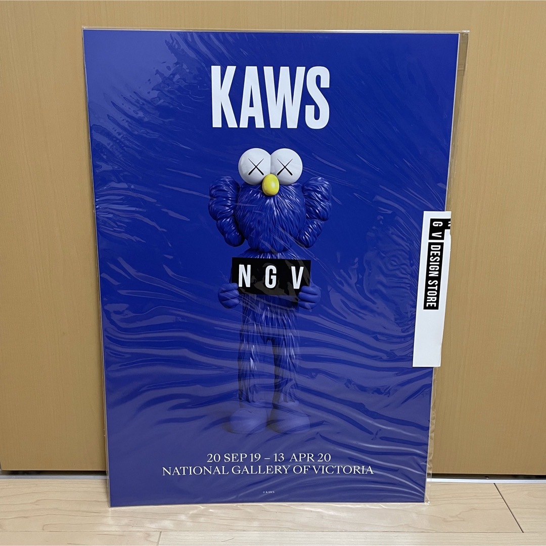 MEDICOM TOY(メディコムトイ)のKAWS POSTER　カウズ ポスター ブルー　未使用品 エンタメ/ホビーのアニメグッズ(ポスター)の商品写真