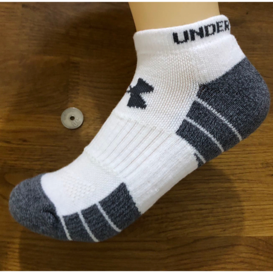 UNDER ARMOUR(アンダーアーマー)の新品アンダーアーマーUNDER ARMOUR レディースソックス4足セット718 レディースのレッグウェア(ソックス)の商品写真