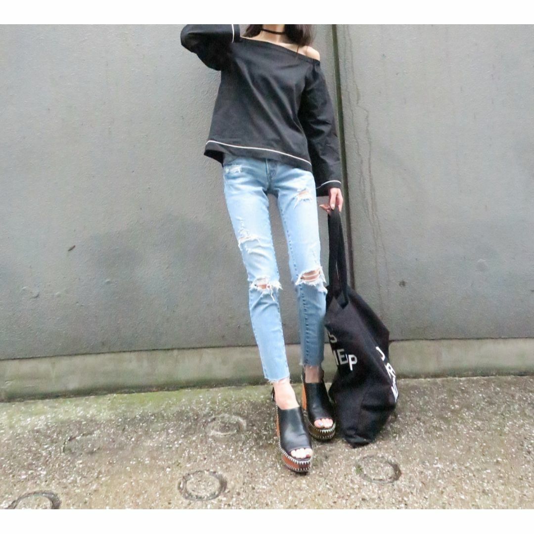 moussy(マウジー)の新品 半額以下 moussy fringe cropped Skinny レディースのパンツ(デニム/ジーンズ)の商品写真