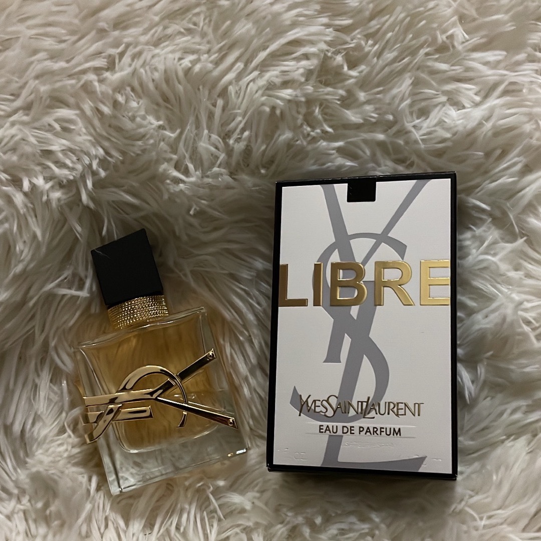 Yves Saint Laurent Beaute(イヴサンローランボーテ)の【特典ポーチ・箱付き】イヴサンローラン 香水 リブレ　30ml コスメ/美容の香水(香水(女性用))の商品写真