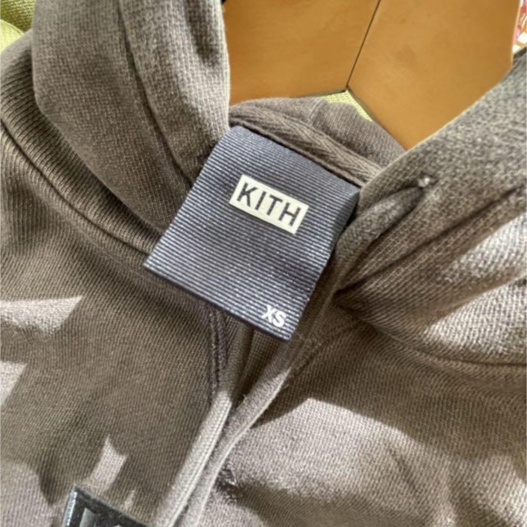 KITH(キス)のKITH ボックスロゴ パーカー〈XSサイズ〉 メンズのトップス(パーカー)の商品写真