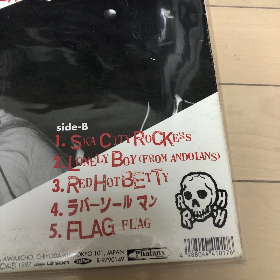 レコードREDHOT ROCKIN'HOOD エンタメ/ホビーのCD(ポップス/ロック(邦楽))の商品写真