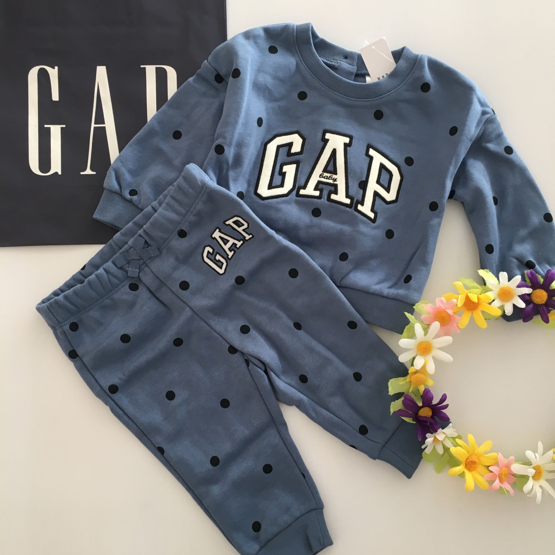 babyGAP(ベビーギャップ)の新品♡baby gap♡スウェット♡セットアップ♡ロゴ♡ドット/ユニクロ/ザラ/ キッズ/ベビー/マタニティのベビー服(~85cm)(トレーナー)の商品写真