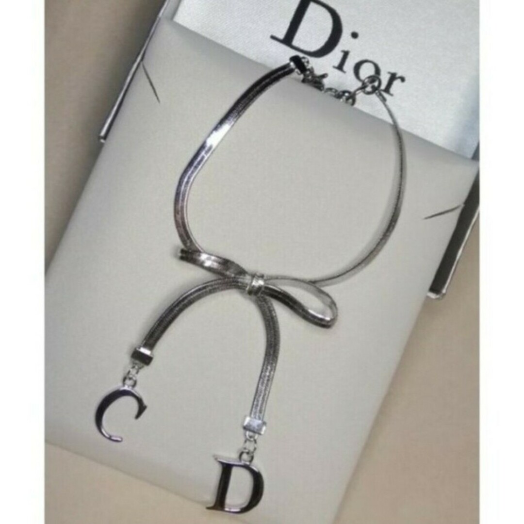 Christian Dior(クリスチャンディオール)の美品⭐ディオール⭐CDロゴブレスレット⭐リボン⭐シルバー⭐ レディースのアクセサリー(ブレスレット/バングル)の商品写真