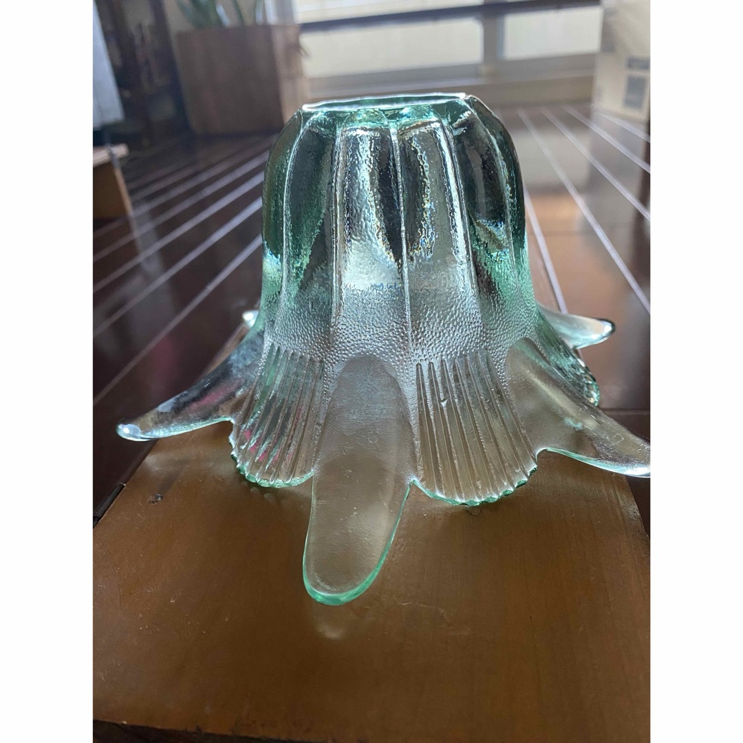 花瓶 ウランガラス キャンドルポット 緑 ガラス雑貨 エンタメ/ホビーの美術品/アンティーク(ガラス)の商品写真