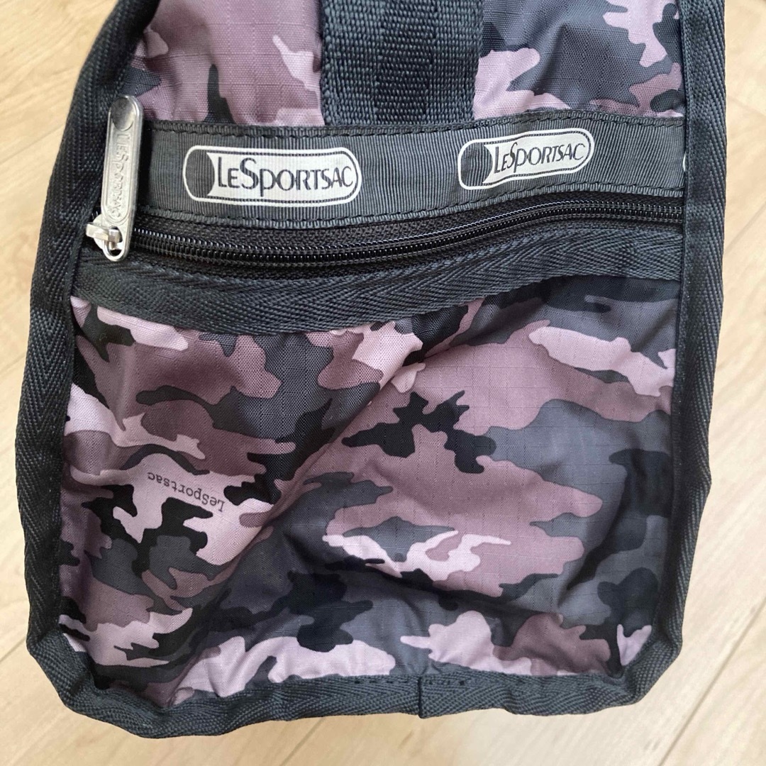 LeSportsac(レスポートサック)のレスポートサック　迷彩　バッグ レディースのバッグ(ショルダーバッグ)の商品写真