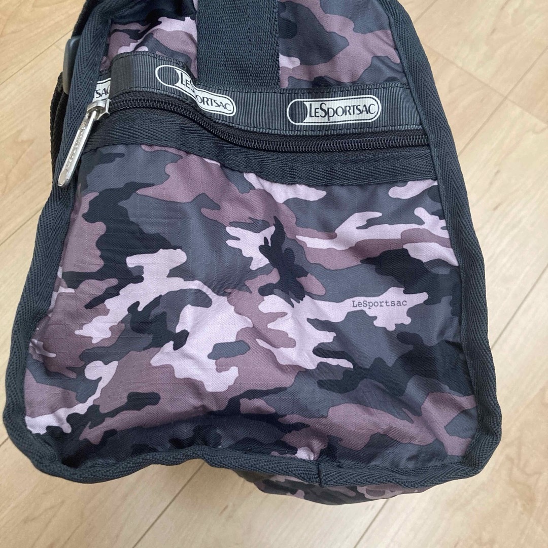LeSportsac(レスポートサック)のレスポートサック　迷彩　バッグ レディースのバッグ(ショルダーバッグ)の商品写真