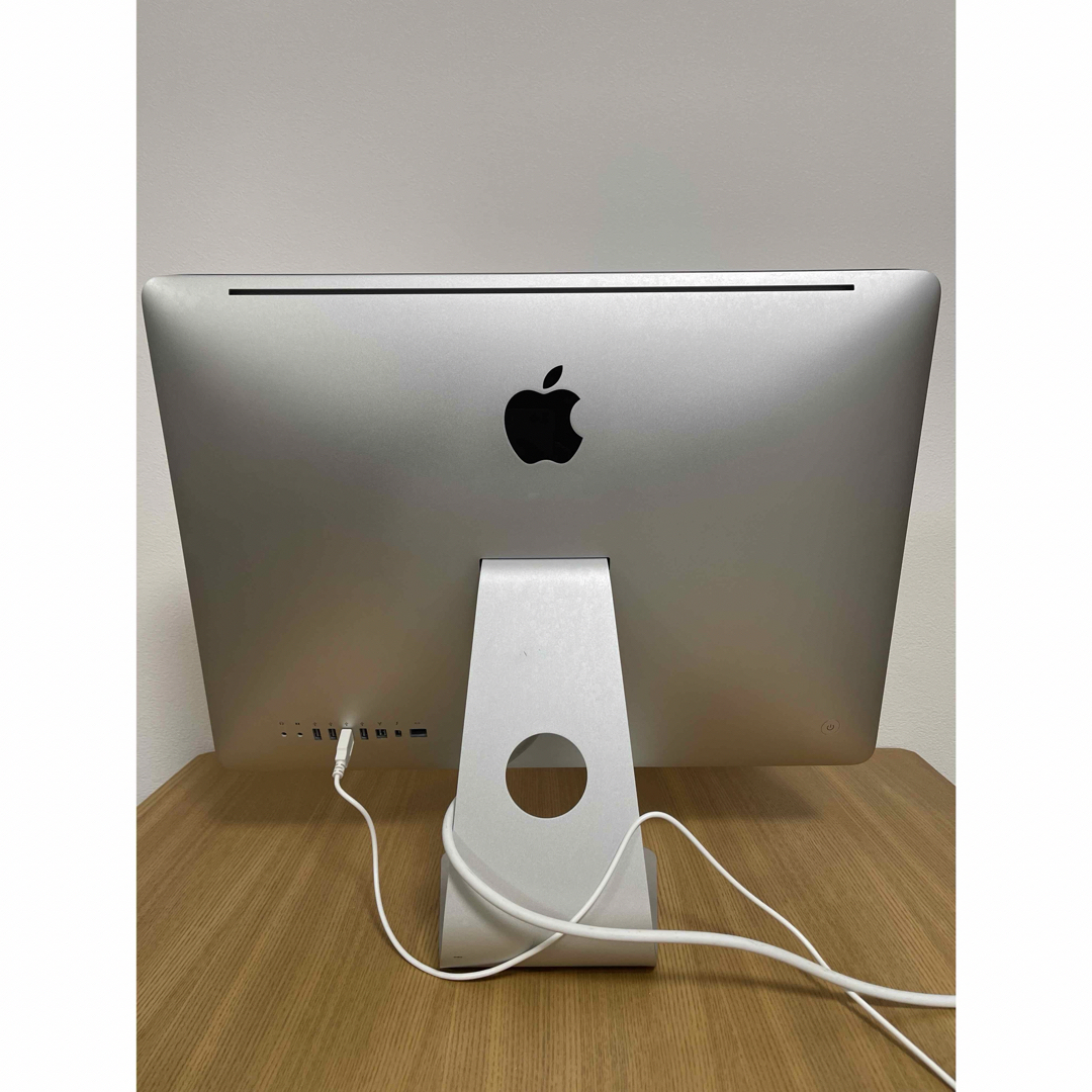 Mac (Apple)(マック)の【美品】Apple iMac 21.5 インチ　A1311 オフィス 500GB スマホ/家電/カメラのPC/タブレット(デスクトップ型PC)の商品写真
