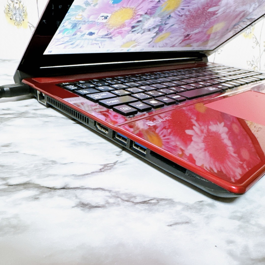 1台限定✨人気の赤✨メモリ8GB&爆速SSD✨カメラ付✨すぐ使える 1台限定✨人気の赤✨メモリ8GB&爆速SSD✨カメラ付✨すぐ使える