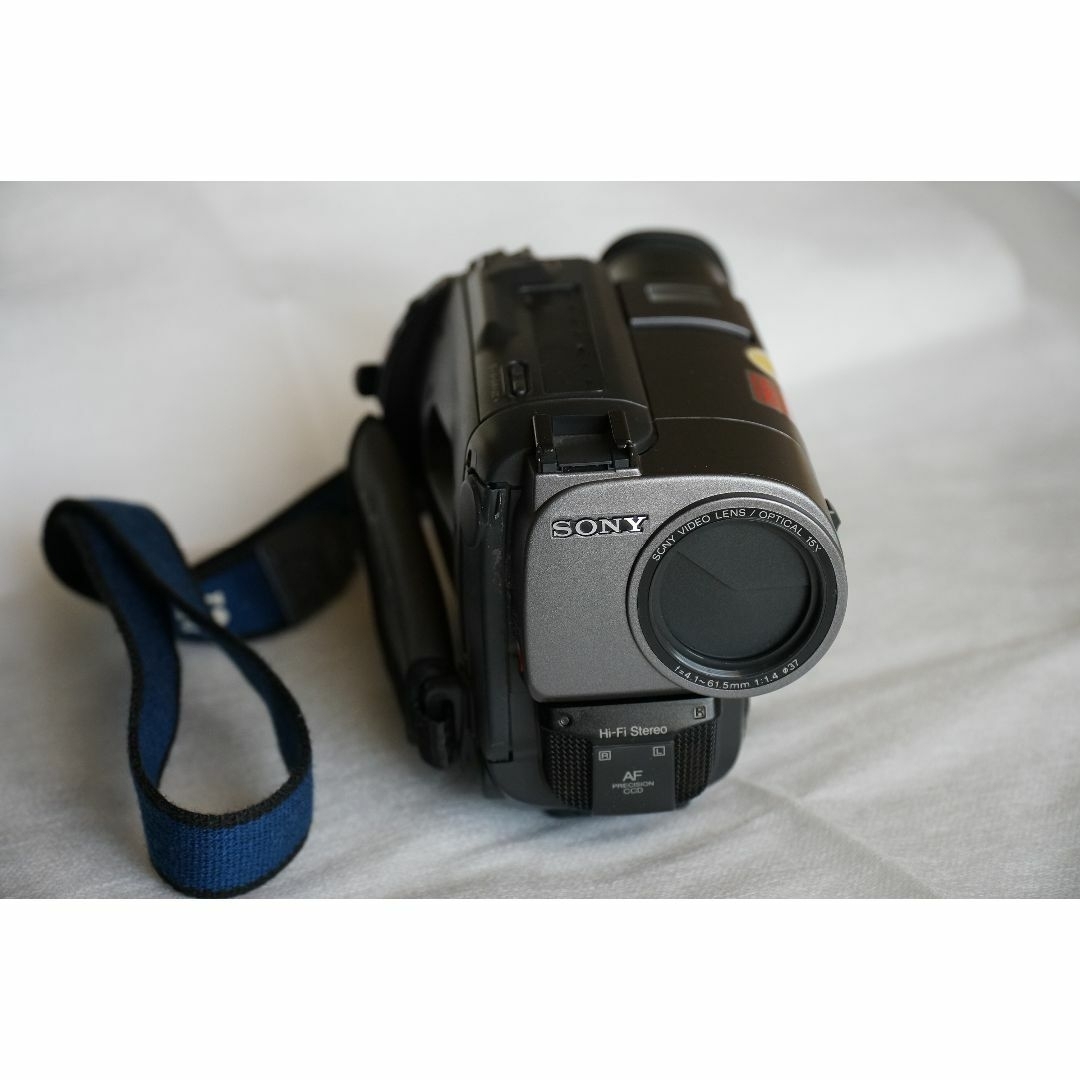SONY(ソニー)のソニーHi8ビデオカメラ　CCD-TR12　未チェック　ジャンク品扱い スマホ/家電/カメラのカメラ(ビデオカメラ)の商品写真