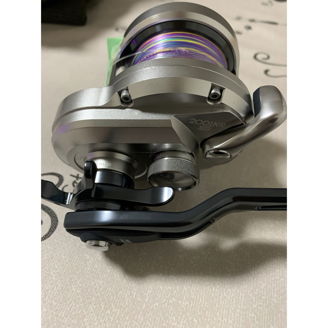 SHIMANO(シマノ)のシマノ　オシアジガー 2001NRXG スポーツ/アウトドアのフィッシング(リール)の商品写真