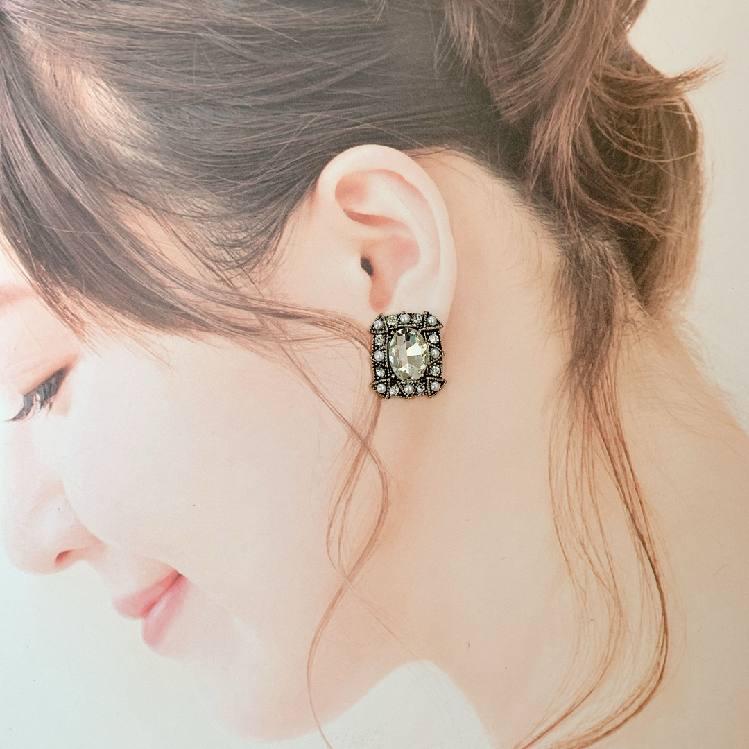 980【アレルギー対応】ビジューレクタングルピアス/イヤリング ハンドメイドのアクセサリー(ピアス)の商品写真