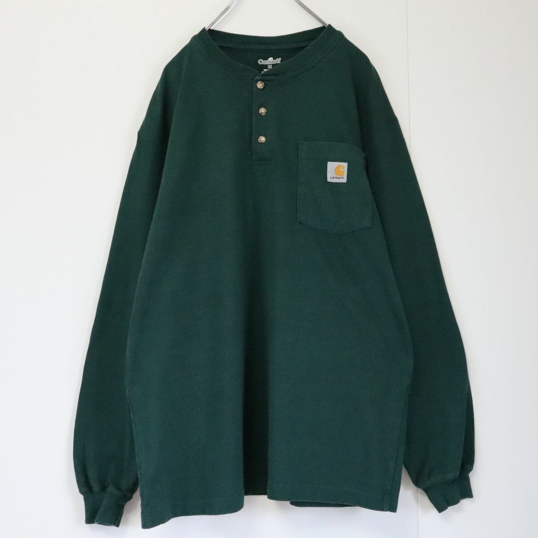 carhartt(カーハート)の【ヘンリーネック】カーハート／ロンT　ビッグサイズ　ワンポイントロゴ　USA規格 メンズのトップス(Tシャツ/カットソー(七分/長袖))の商品写真