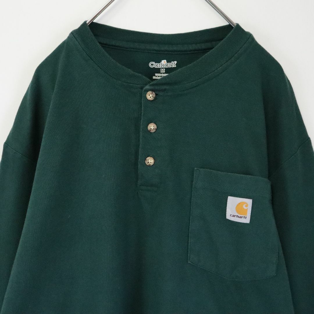 carhartt(カーハート)の【ヘンリーネック】カーハート／ロンT　ビッグサイズ　ワンポイントロゴ　USA規格 メンズのトップス(Tシャツ/カットソー(七分/長袖))の商品写真