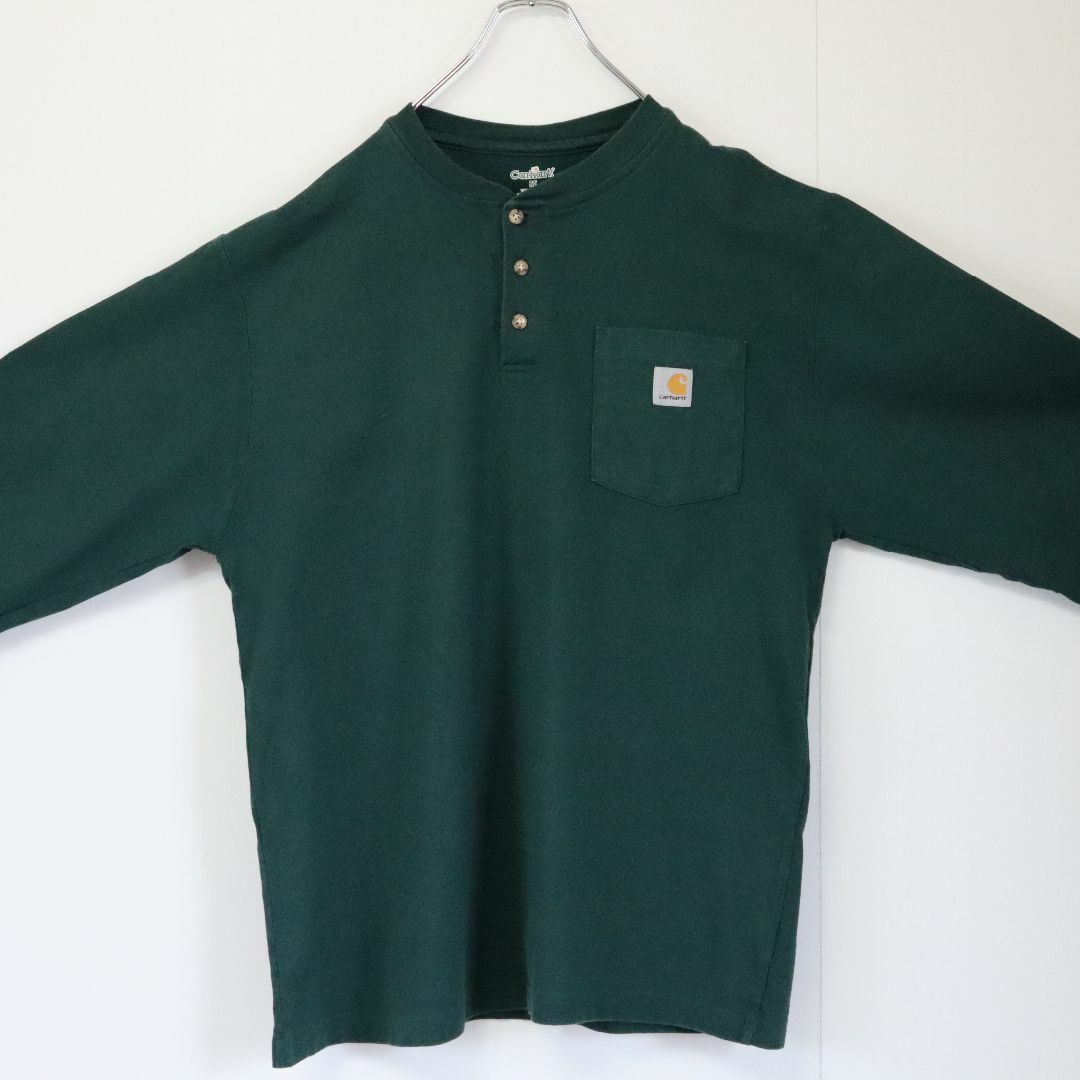 carhartt(カーハート)の【ヘンリーネック】カーハート／ロンT　ビッグサイズ　ワンポイントロゴ　USA規格 メンズのトップス(Tシャツ/カットソー(七分/長袖))の商品写真