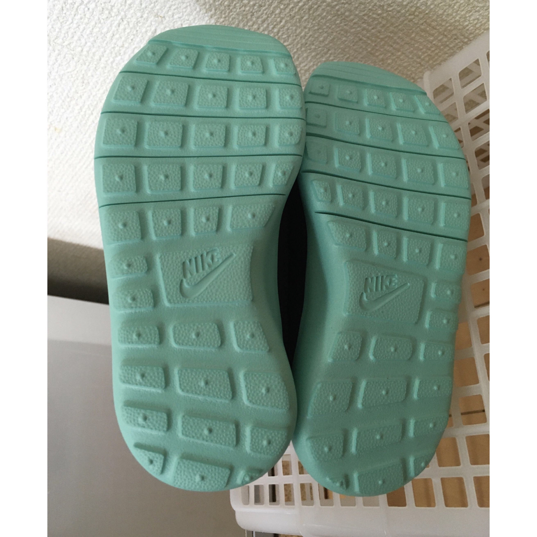 NIKE(ナイキ)の【未使用】子供 ナイキ スノーブーツ 15cm 男の子 女の子 冬の靴 Nike キッズ/ベビー/マタニティのキッズ靴/シューズ(15cm~)(ブーツ)の商品写真
