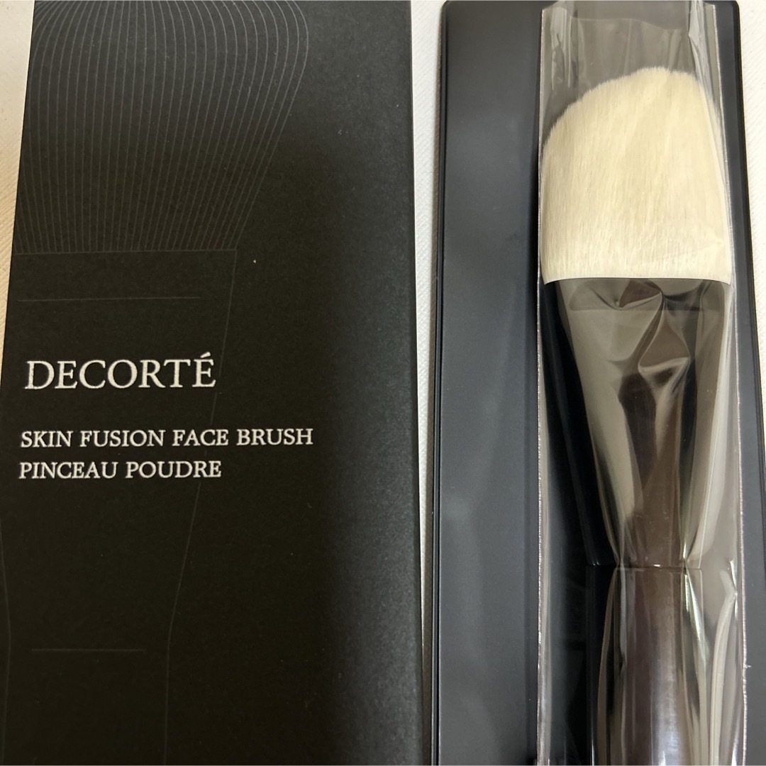 COSME DECORTE(コスメデコルテ)の新品コスメデコルテ　メイクブラシ コスメ/美容のキット/セット(コフレ/メイクアップセット)の商品写真