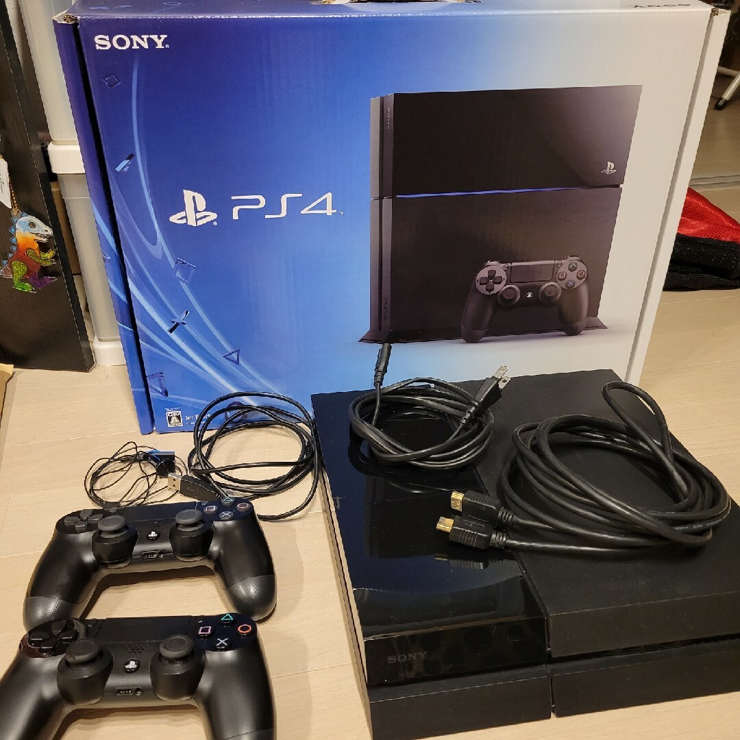 PlayStation4(プレイステーション4)のSONY PlayStation4 本体 CUH-1000AB01 エンタメ/ホビーのゲームソフト/ゲーム機本体(家庭用ゲーム機本体)の商品写真