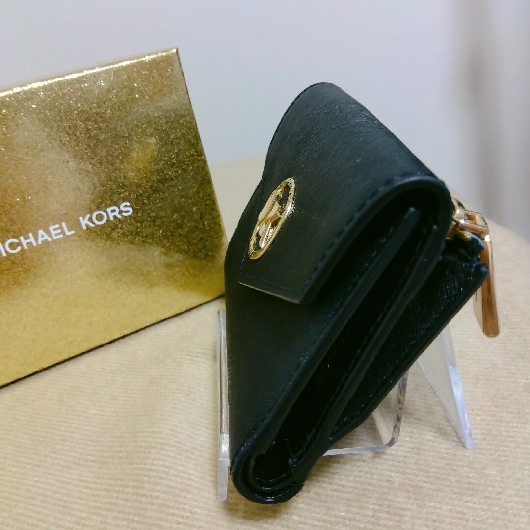 Michael Kors(マイケルコース)の■マイケルコース　MICHAEL KORS■箱有り■２つ折り財布　ブラック レディースのファッション小物(財布)の商品写真