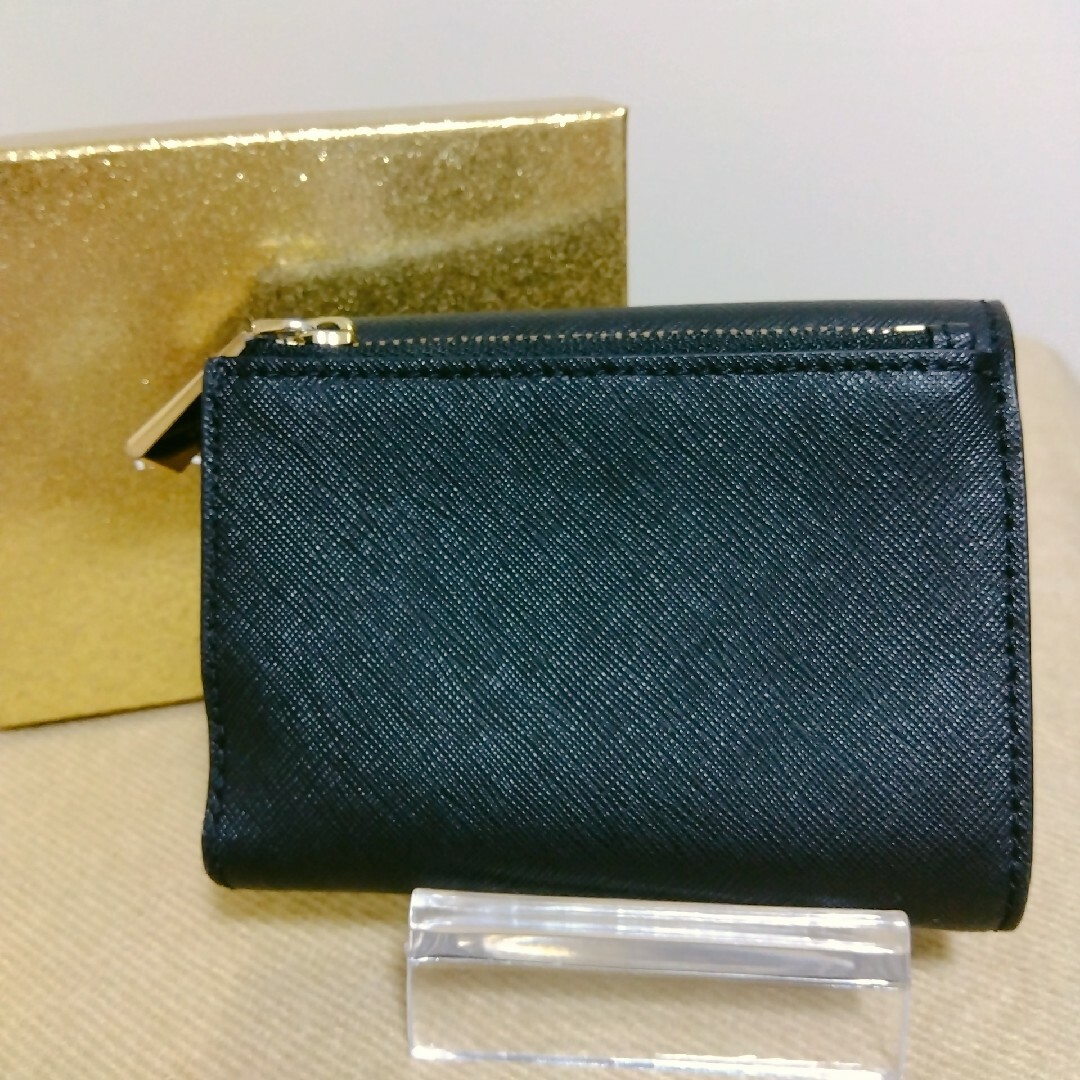 Michael Kors(マイケルコース)の■マイケルコース　MICHAEL KORS■箱有り■２つ折り財布　ブラック レディースのファッション小物(財布)の商品写真