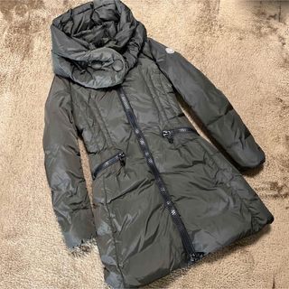 モンクレール(MONCLER)の美品 モンクレール MONCLER CYROSELLE　ロングダウンコート(ダウンコート)