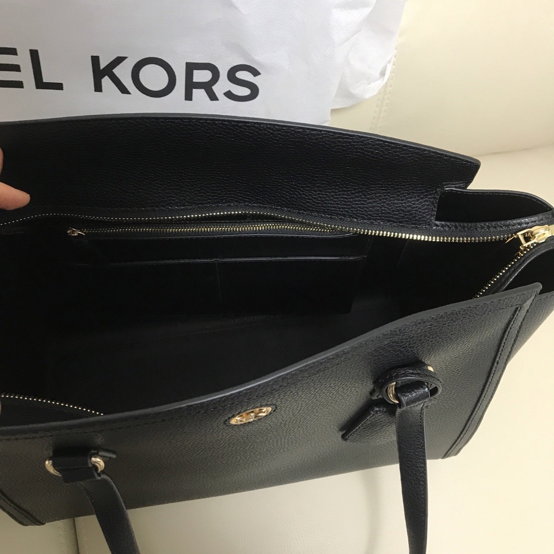 Michael Kors(マイケルコース)の新品未使用　マイケルコース　トートバッグ レディースのバッグ(トートバッグ)の商品写真