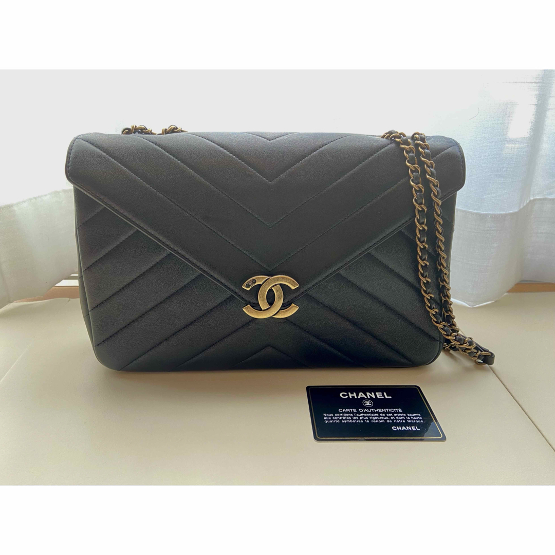 CHANEL - ★美品★ シャネル シェブロン Vステッチ チェーンショルダーバッグ ブラック
