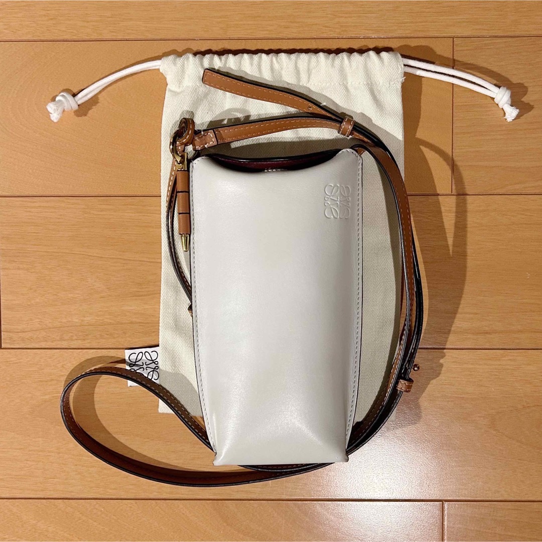LOEWE(ロエベ)のLOEWE ロエベ ゲートポケット レディースのバッグ(ショルダーバッグ)の商品写真