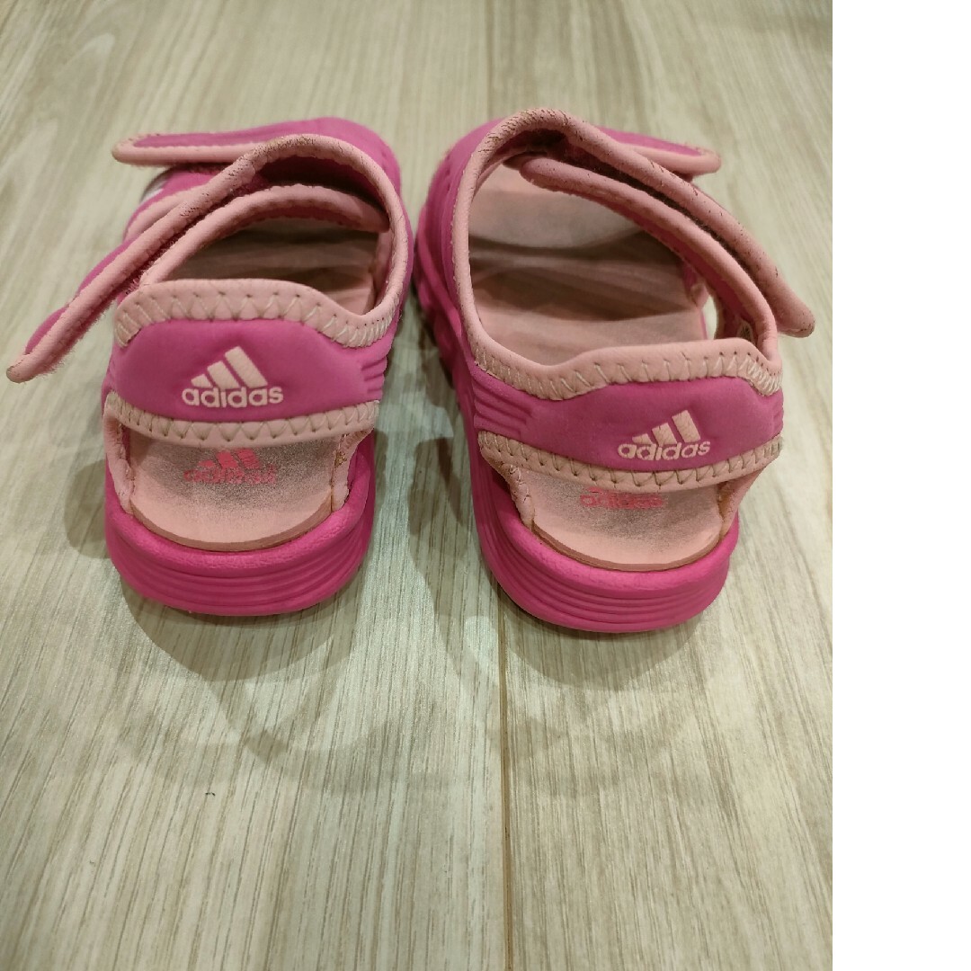 adidas(アディダス)のadidas　サンダル　13cm キッズ/ベビー/マタニティのベビー靴/シューズ(~14cm)(サンダル)の商品写真