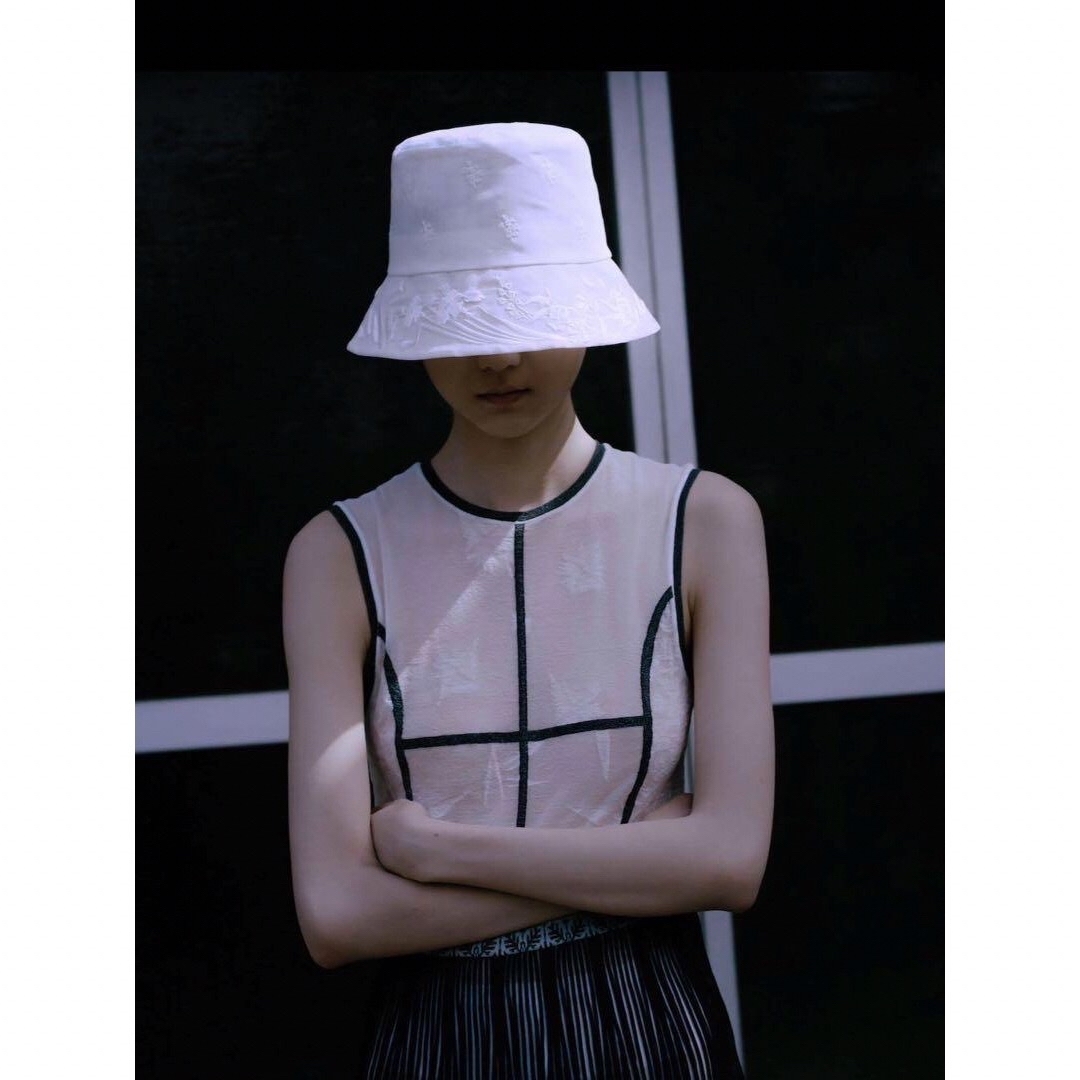 mame(マメ)のmame Ｆｌｏｒａｌ　Ｅｍｂｒｏｉｄｅｒｅｄ　Ｂｕｃｋｅｔ　Ｈａｔ21SS メンズの帽子(ハット)の商品写真