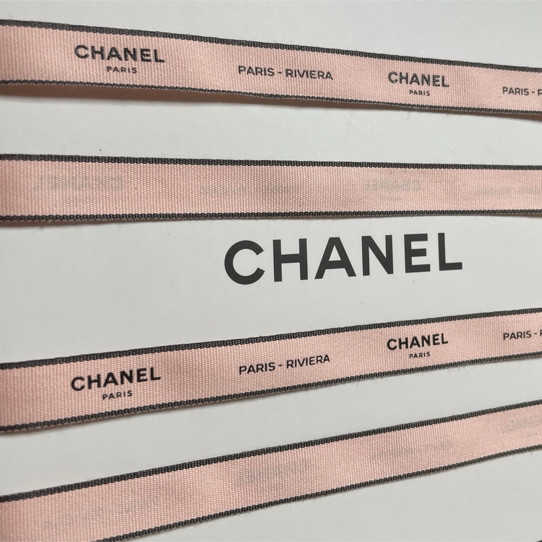 CHANEL(シャネル)のCHANEL ラッピング リボン PARIS RIVIERA ピンク 1m インテリア/住まい/日用品のオフィス用品(ラッピング/包装)の商品写真